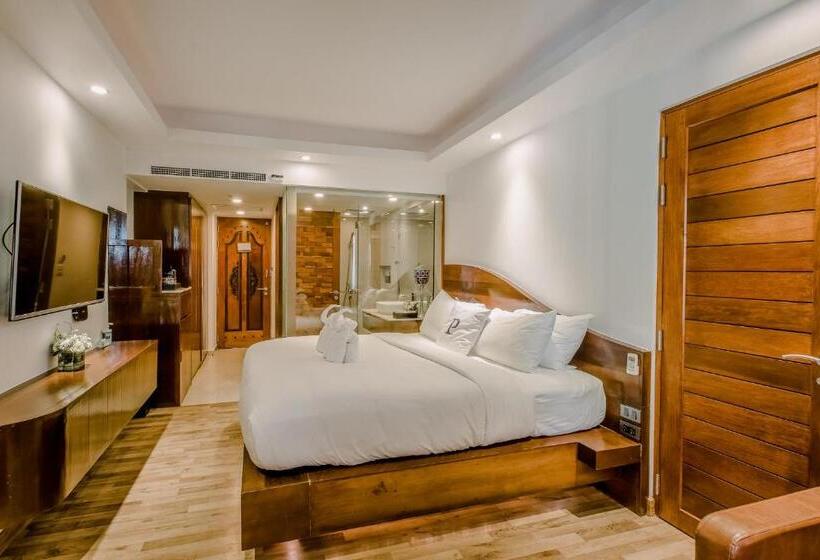 غرفة عائلية مطلّة علي البحر, The Privilege Hotel Ezra Beach Club