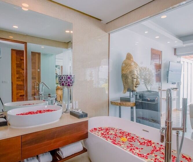 펜트하우스 스위트, The Privilege Hotel Ezra Beach Club