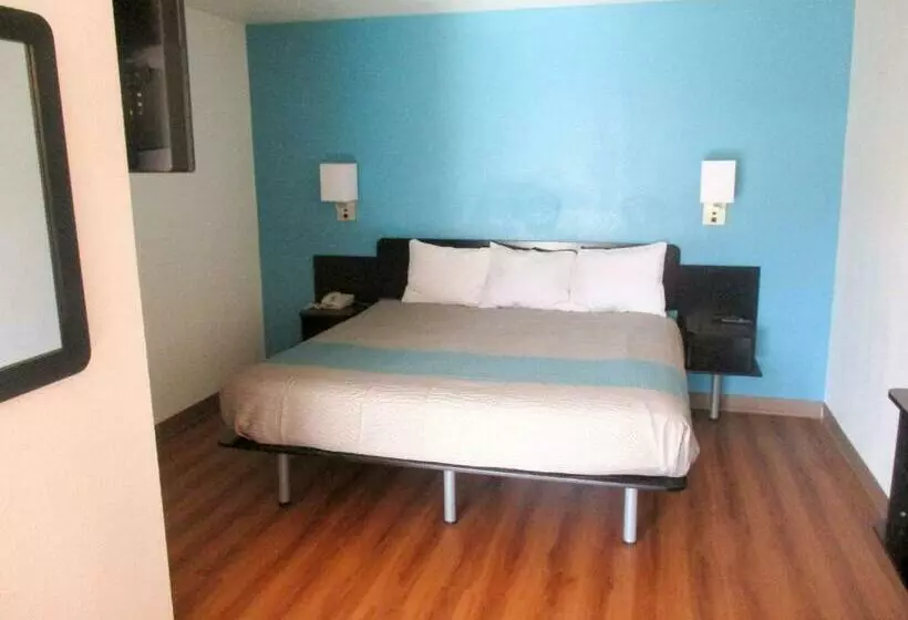 キングサイズベッドのデラックスルーム, Motel 6 Prairie Du Chien, Wi