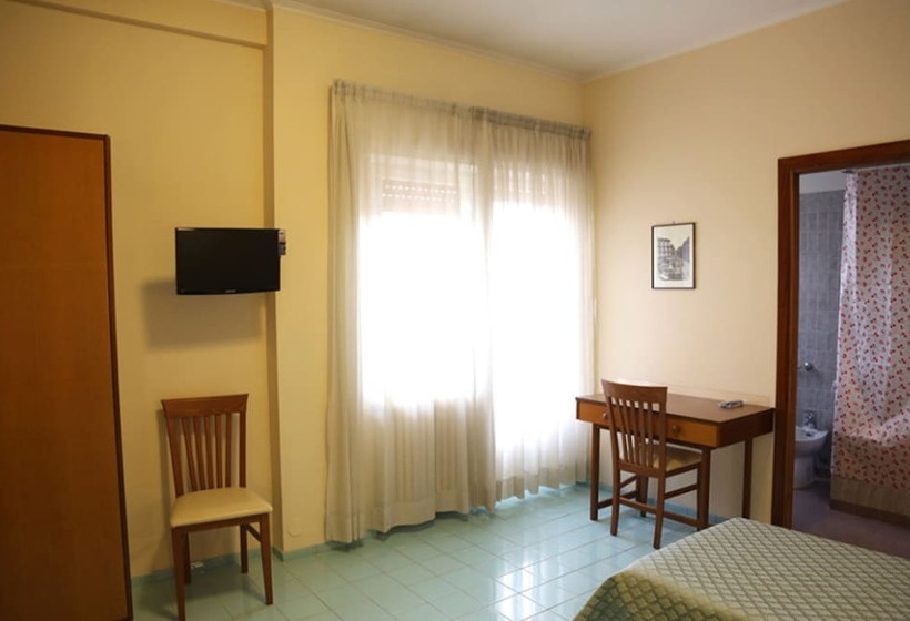 חדר סטנדרט לשלושה, Casa Piccole Ancelle Di Cristo Re
