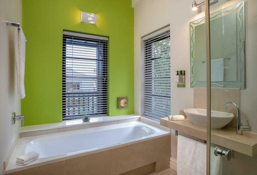 スタンダードルーム, Derwent House