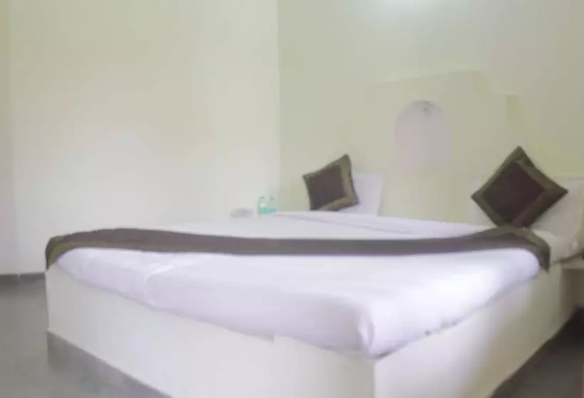 ロイヤルルーム, Sariska Tiger Camp Resort