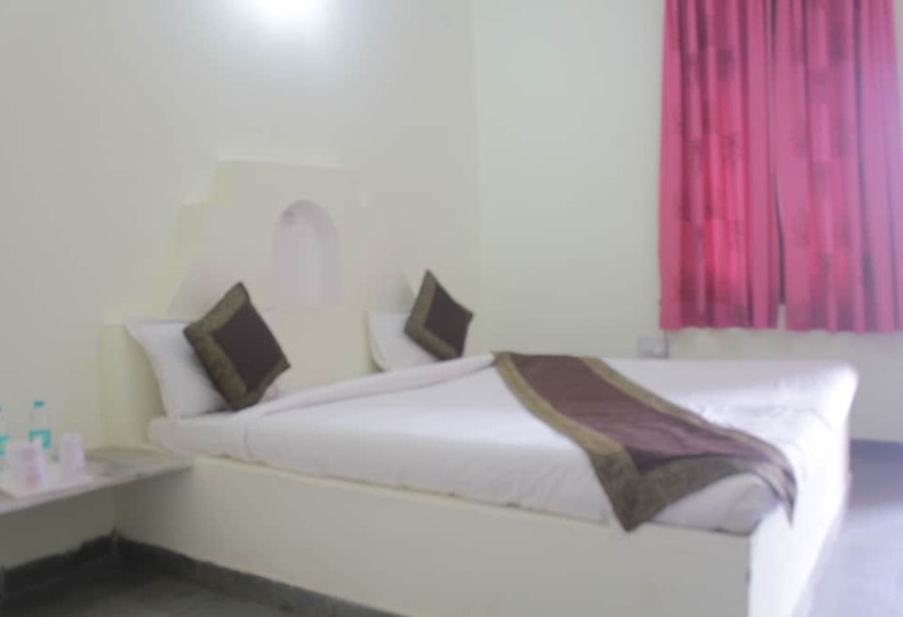 ロイヤルルーム, Sariska Tiger Camp Resort