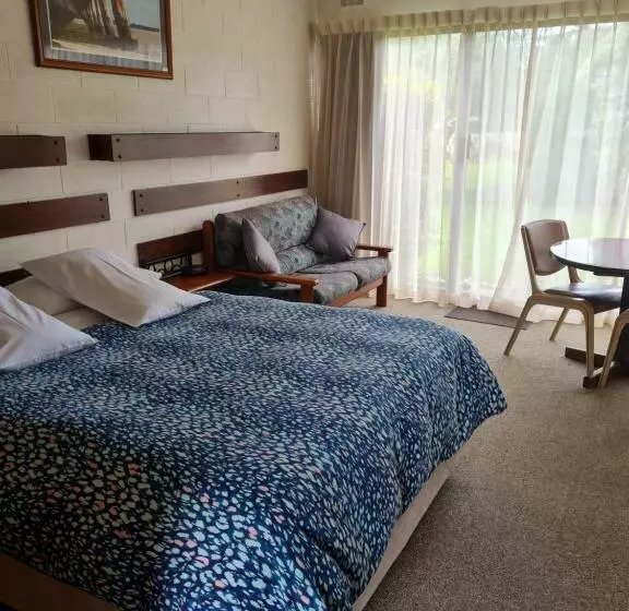 اتاق اکونومی, Toora Lodge Motel