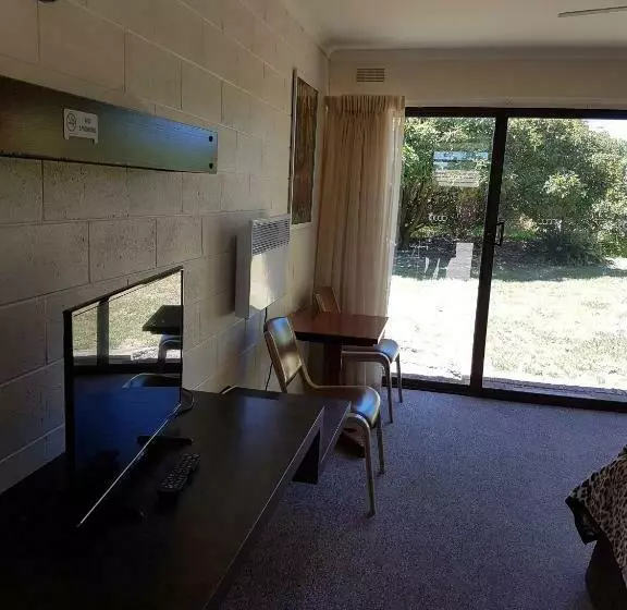 اتاق اکونومی, Toora Lodge Motel
