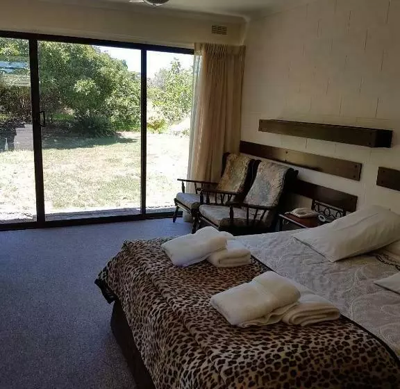 اتاق اکونومی, Toora Lodge Motel