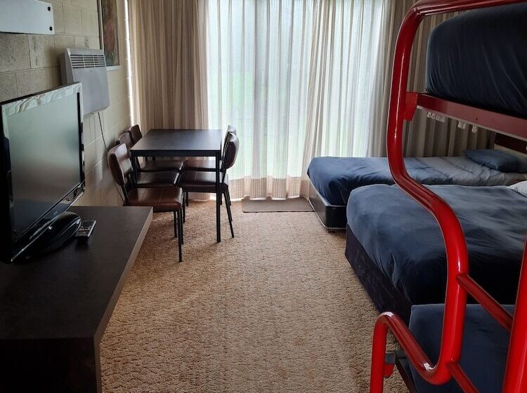 Семейный Номер, Toora Lodge Motel