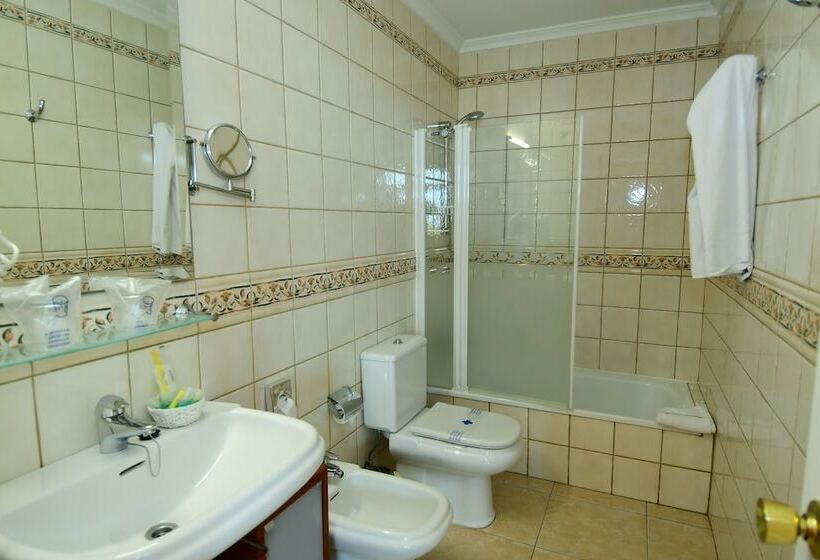 דירת חדר, Villamar