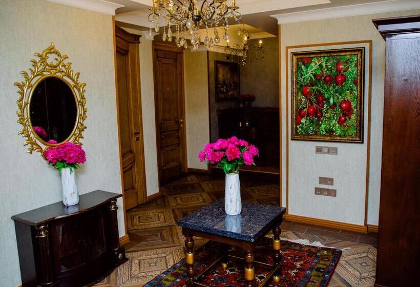 Номер Стандарт, Royal Antique Boutique