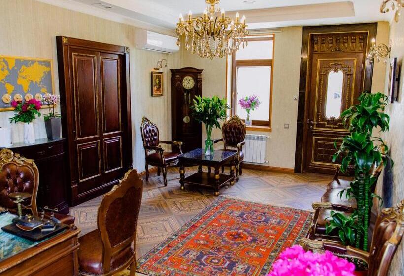 スタンダードルーム, Royal Antique Boutique