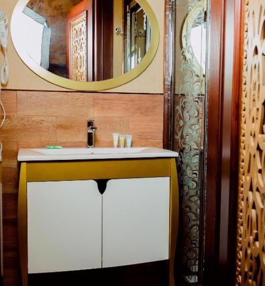 デラックスルーム, Royal Antique Boutique