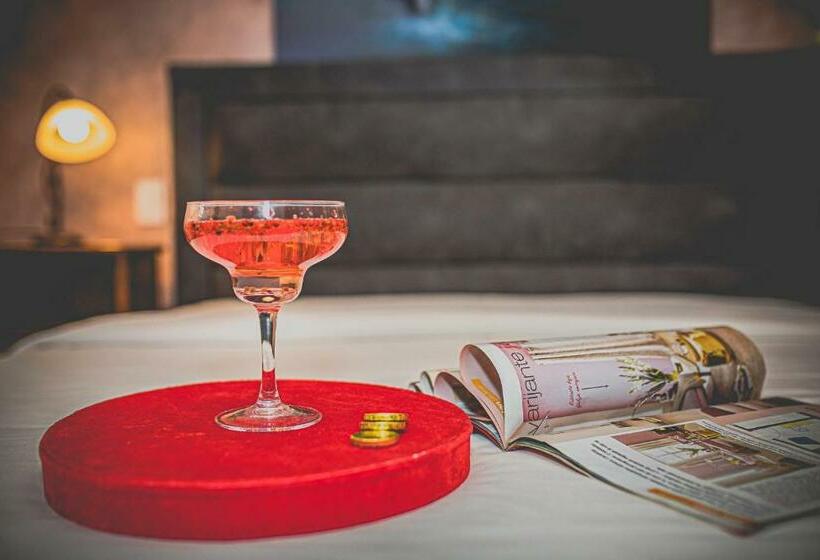 Номер Superior Кровать Кинг, Theatre Luxury Rooms