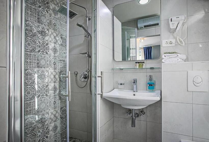 Номер Superior Кровать Кинг, Theatre Luxury Rooms