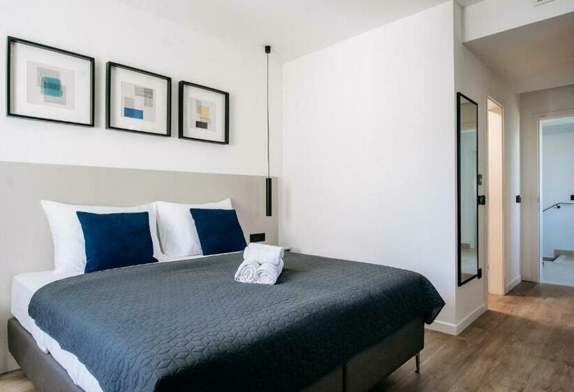 חדר דלוקס נוף לים, Kala Luxurys By Duhomes