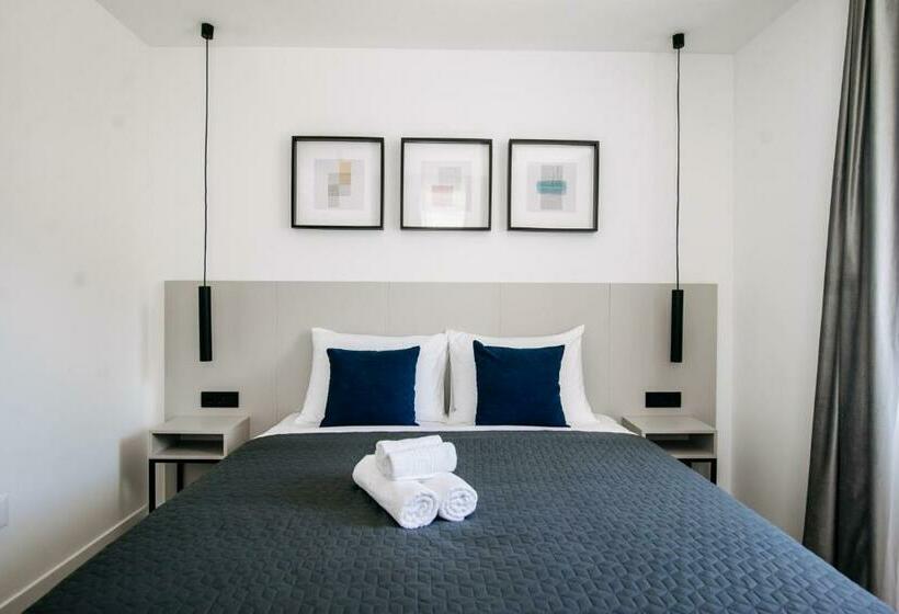 חדר דלוקס נוף לים, Kala Luxurys By Duhomes