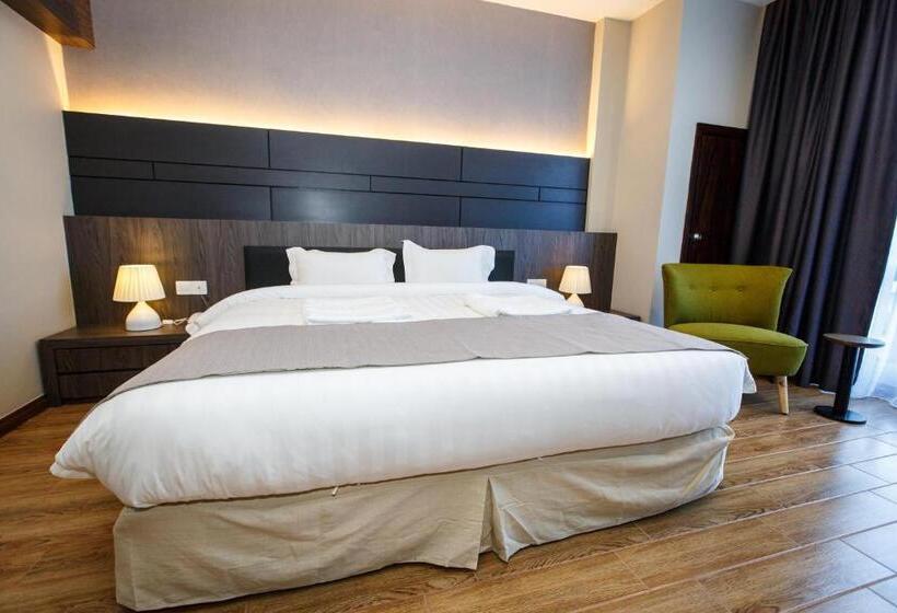 غرفة قياسية فردية, Lintas Platinum