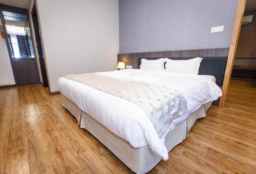 غرفة عائلية, Lintas Platinum