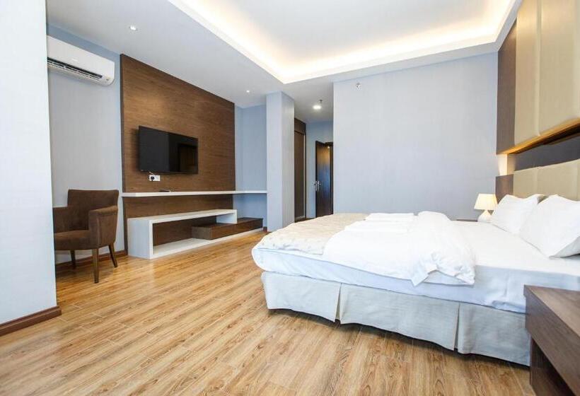 جناح سرير كينج, Lintas Platinum