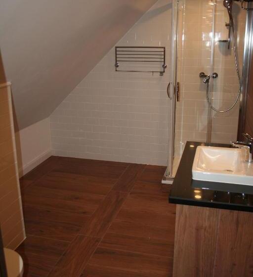 סטודיו משפחתי, Okrągłe Resort Ski & Safari