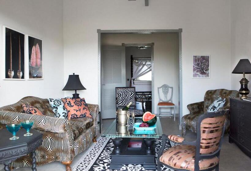 سوییت اجرایی, Rooftop Boutique Hotel Adults Only