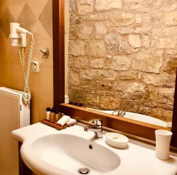 エコノミールーム, Alpen House Hotel & Suites