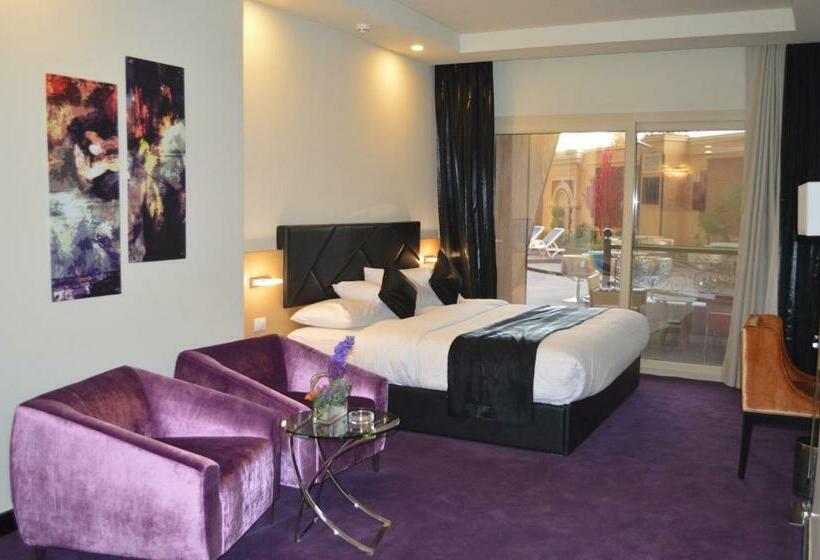 اتاق لوکس با چشمانداز استخر, Eastern Al Montazah