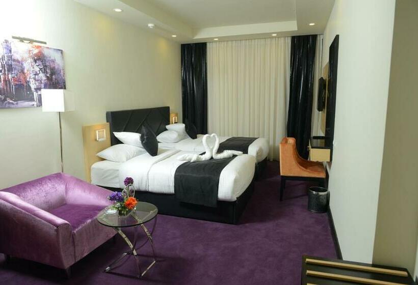 اتاق سوپریور با چشمانداز شهر, Eastern Al Montazah