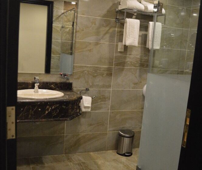 اتاق سوپریور با چشمانداز شهر, Eastern Al Montazah