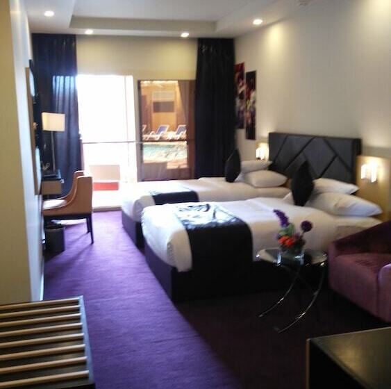 اتاق سوپریور با چشمانداز شهر, Eastern Al Montazah