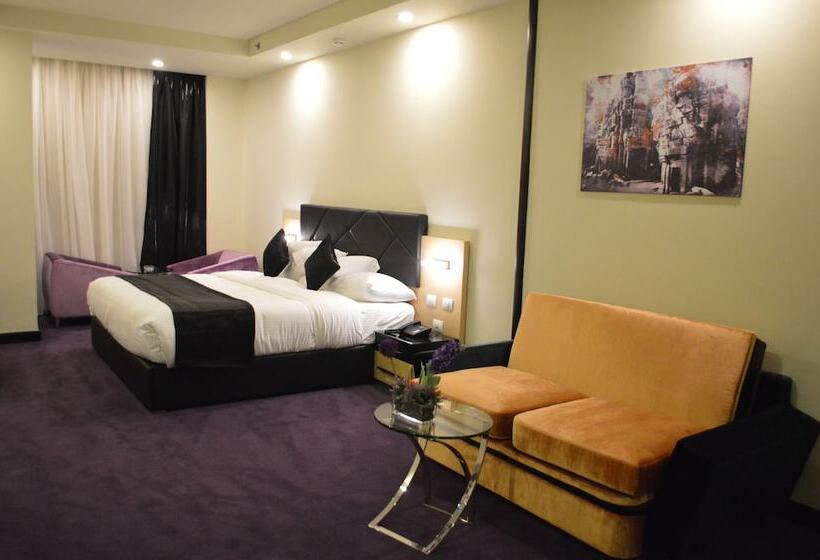 اتاق لوکس با چشمانداز استخر, Eastern Al Montazah