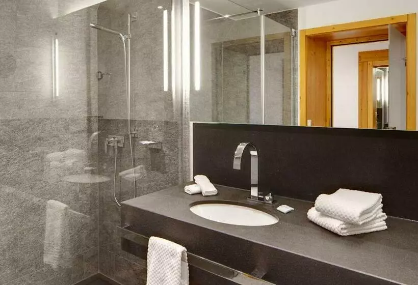 Suite, Friedheim