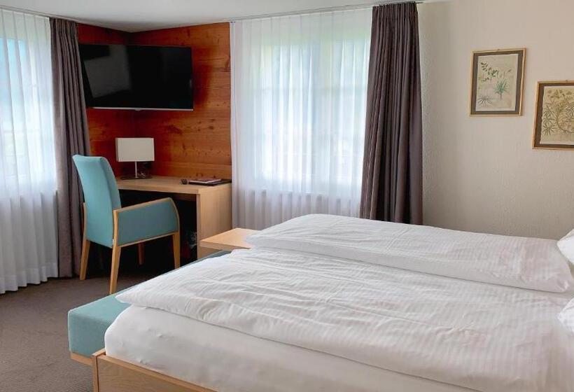 غرفة قياسية مزوَّدة بشُرفة, Friedheim