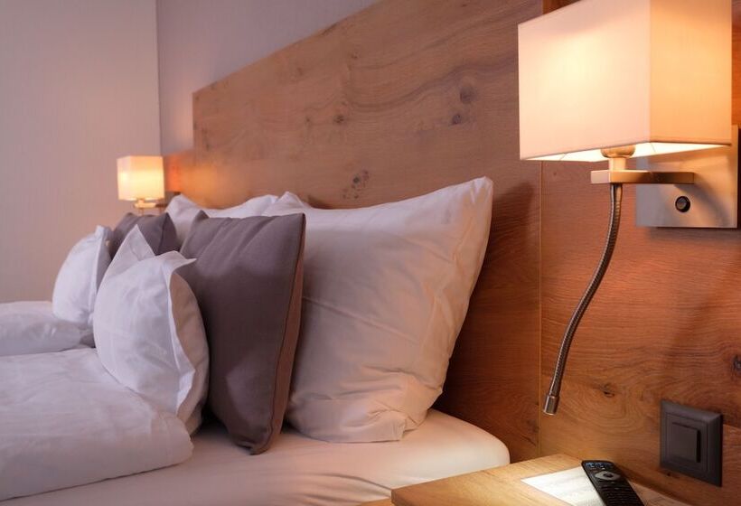 غرفة سوبيريور, Friedheim