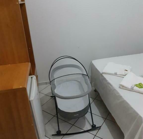 غرفة قياسية, Los Angeles