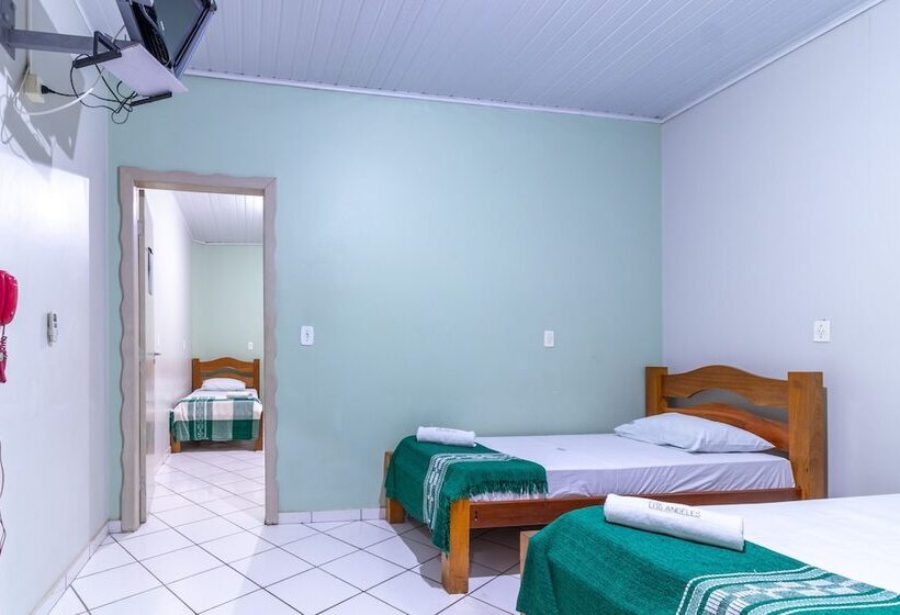 غرفة عائلية, Los Angeles