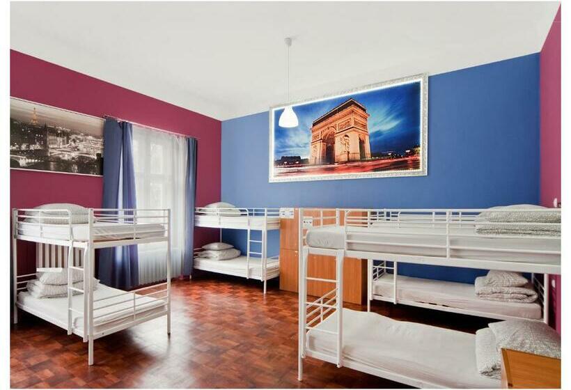 共用房间的床, One World Hostel Kraków