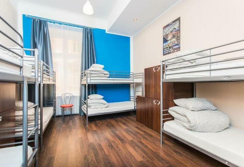 共用房间的床, One World Hostel Kraków