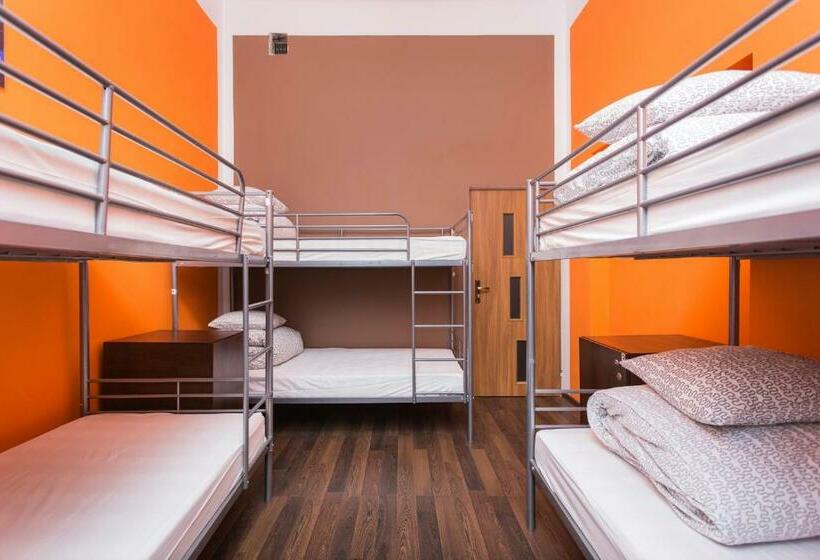Кровать в Общей Комнате, One World Hostel Kraków