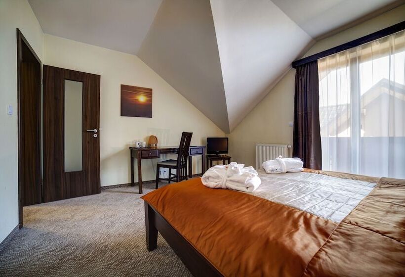 발코니가 있는 스위트, Penzion Drak