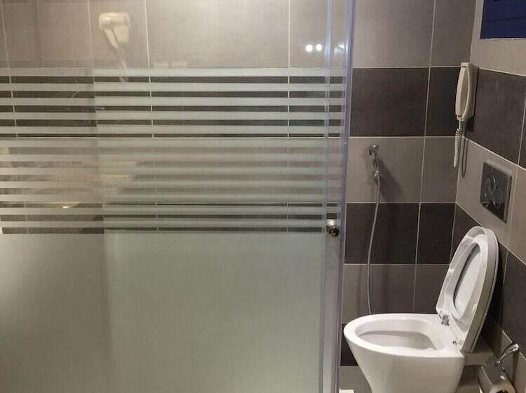 חדר סטודיו סטנדרד, Razana Al Rowdah