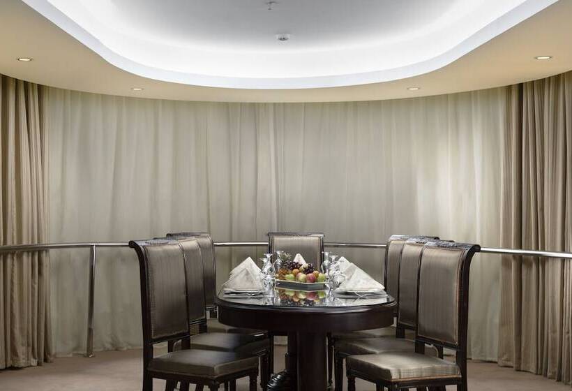 חדר סטודיו סטנדרד, Razana Al Rowdah