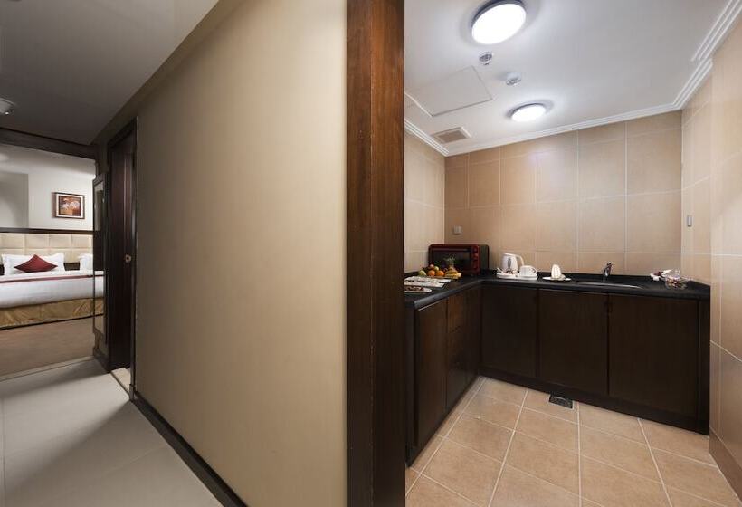 Люкс, Razana Al Rowdah