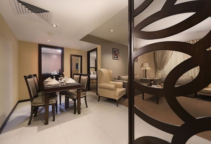 סוויטה דלוקס, Razana Al Rowdah