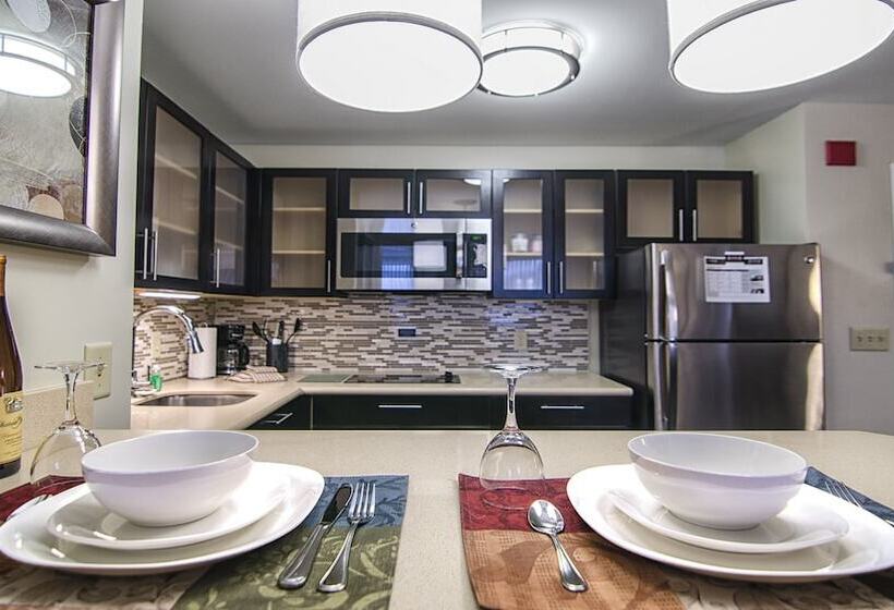 جناح غرفتين نوم, Staybridge Suites Marquette, An Ihg