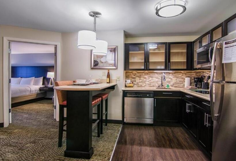 جناح غرفتين نوم, Staybridge Suites Marquette, An Ihg