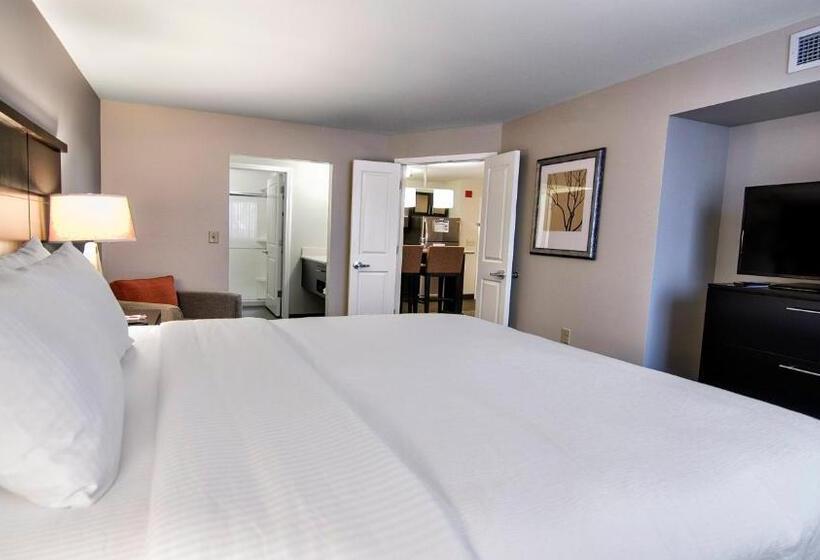 جناح, Staybridge Suites Marquette, An Ihg