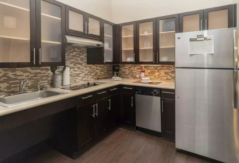 スイート, Staybridge Suites Marquette, An Ihg