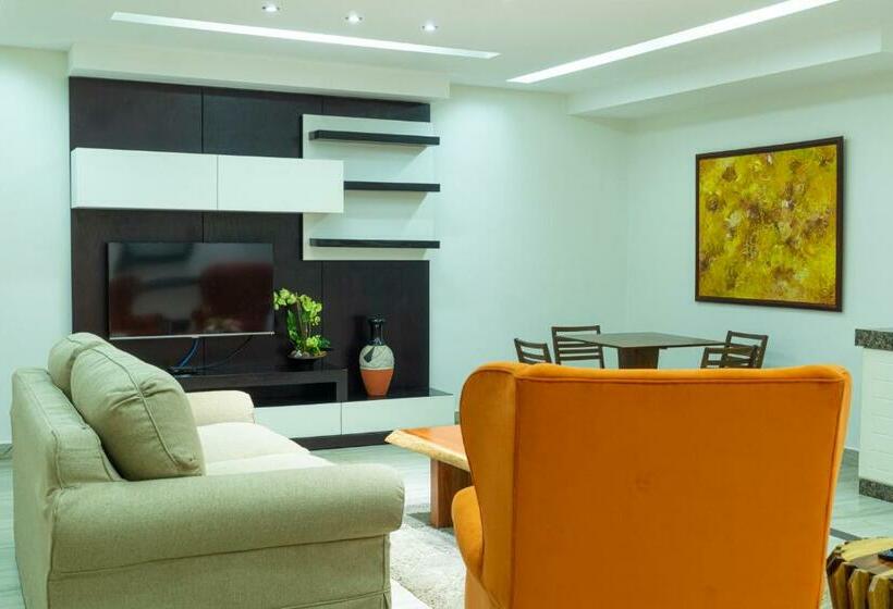 سوییت اجرایی, Twangale Resort & Spa