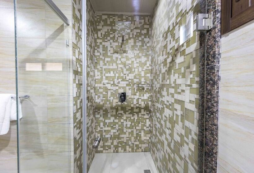 سوییت اجرایی, Twangale Resort & Spa