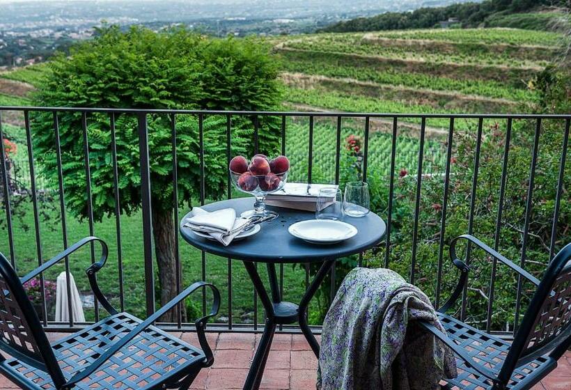 سوییت جونیور با چشم‌انداز دریا, Wine Resort Villagrande